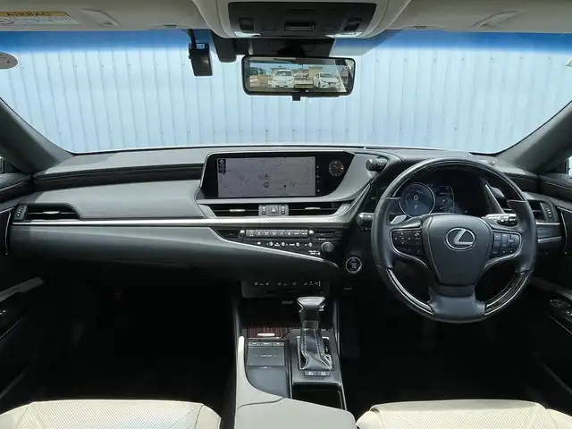 レクサス ＥＳ 300h バージョンL 滋賀県 2019(平31)年 2.9万km アイスエクリュマイカメタリック 純正ナビ/(Bluetooth/フルセグ/CD/DVD)/マークレビンソン/三眼LEDオートライト/サンルーフ/レクサスセーフティーセンス/・プリクラッシュセーフティ/・レーダークルーズコントロール/・レーンキープアシスト/・オートハイビーム/ブラインドスポットモニター/標識認識/先行車発進告知/ヘッドアップディスプレイ/メモリ付きパワーシート/レザーシート/シートヒーター/シートクーラー/ステアリングヒーター/電動パーキング/ブレーキホールド/デジタルインナーミラー/ドライブレコーダー/リアサンシェード/ビルトインETC2.0/電動格納ミラー