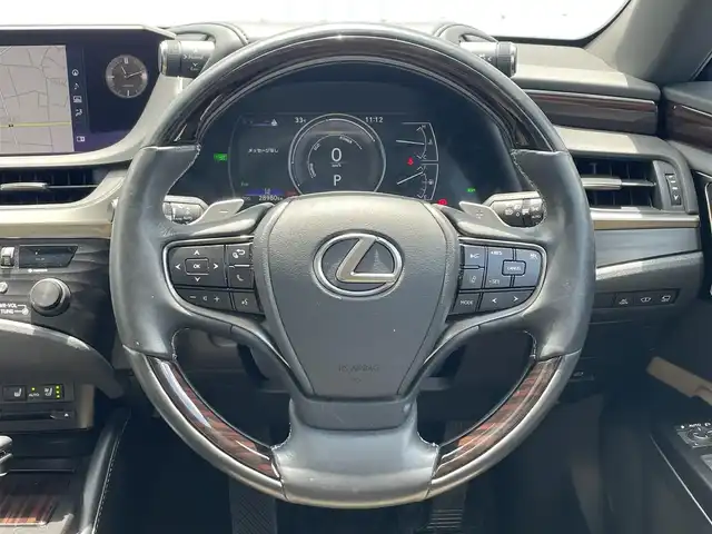レクサス ＥＳ 300h バージョンL 滋賀県 2019(平31)年 2.9万km アイスエクリュマイカメタリック 純正ナビ/(Bluetooth/フルセグ/CD/DVD)/マークレビンソン/三眼LEDオートライト/サンルーフ/レクサスセーフティーセンス/・プリクラッシュセーフティ/・レーダークルーズコントロール/・レーンキープアシスト/・オートハイビーム/ブラインドスポットモニター/標識認識/先行車発進告知/ヘッドアップディスプレイ/メモリ付きパワーシート/レザーシート/シートヒーター/シートクーラー/ステアリングヒーター/電動パーキング/ブレーキホールド/デジタルインナーミラー/ドライブレコーダー/リアサンシェード/ビルトインETC2.0/電動格納ミラー