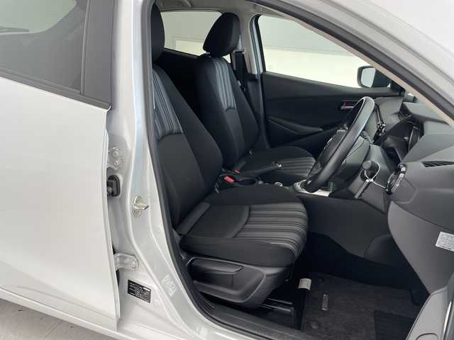 マツダ マツダ２ 15S スマートエディション 愛知県 2021(令3)年 4.4万km セラミックM 純正ナビ　ＳＤカードなし/フルセグ/全方位カメラ/コーナーセンサー/CD DVD/Bluetooth/ETC/LEDヘッドライト/アイドリングストップ/ステアリングスイッチ/スマートキー/プッシュスタート