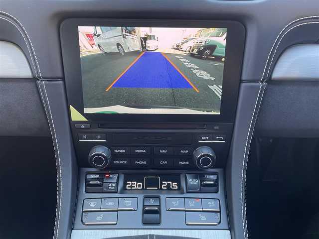 ポルシェ ７１８ケイマン GT4 東京都 2021(令3)年 0.8万km 黒 ６速MT/ワンオーナー/純正ナビ/・BT/CD/DVD/SD/BT/ラジオ/リアビューカメラ/ビルトインETC2.0/LEDヘッドライト/オートエアコン/クロノパッケージ/シートヒーター/電動AOUT格納機能付ミラー/新車時保証書/取扱説明書