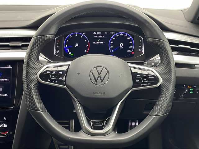 フォルクスワーゲン ＶＷ アルテオン SB TSI 4モーション Rライン 宮崎県 2022(令4)年 2.2万km 黒 電動パノラマスライディングルーフ/harman/kardonサウンドシステム/プリクラシュブレーキシステム/レーンアシスト/サイドアシスト/リヤクロストラフィックアラート/レーダークルーズコントロール/コーナーセンサー/オートマチックハイビーム/純正ナビ/全周囲カメラ/黒レザーシート/パワーシート/シートヒーター/パドルシフト/LEDヘッドライト/ビルトインETC2.0/純正20インチAW/スマートキー×２/保証書/取扱説明書