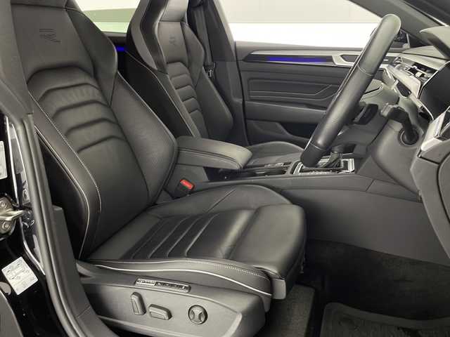 フォルクスワーゲン ＶＷ アルテオン SB TSI 4モーション Rライン 宮崎県 2022(令4)年 2.2万km 黒 電動パノラマスライディングルーフ/harman/kardonサウンドシステム/プリクラシュブレーキシステム/レーンアシスト/サイドアシスト/リヤクロストラフィックアラート/レーダークルーズコントロール/コーナーセンサー/オートマチックハイビーム/純正ナビ/全周囲カメラ/黒レザーシート/パワーシート/シートヒーター/パドルシフト/LEDヘッドライト/ビルトインETC2.0/純正20インチAW/スマートキー×２/保証書/取扱説明書