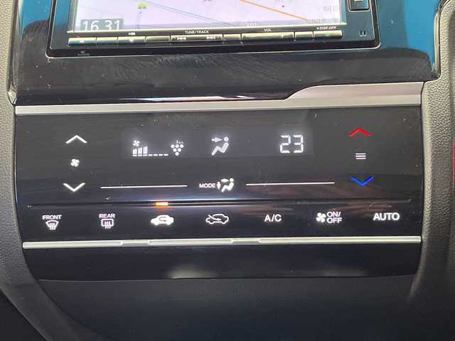 ホンダ フィット 13G L ホンダセンシング 栃木県 2019(令1)年 1.1万km プラチナホワイトパール 純正メモリナビ【VXM-194VFi】/（CD/DVD/フルセグTV/Bluetooth）/バックカメラ/ホンダセンシング/前方ドライブレコーダー/禁煙車/オートライト/LEDヘッドライト/横滑り防止装置/スマートキー/プッシュスタート/アイドリングストップ/電動格納ミラー/純正フロアマット/ドアバイザー