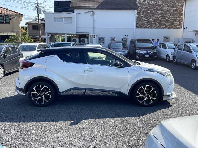 トヨタ Ｃ－ＨＲ G 大阪府 2018(平30)年 6.5万km ブラック/ホワイトパールクリスタルシャイン 2トーン ETC2.0/純正ナビ/ワンセグTV/クルーズコントロール/革巻ステアリング/LEDヘッドライト/バックカメラ/ドラレコ前/ハーフレザーシート/AUTOエアコン