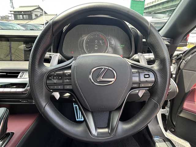 レクサス ＬＣ 500h Lパッケージ 愛知県 2017(平29)年 5.6万km ホワイトノーヴァガラスフレーク スマートキー/プッシュスタート/ガラスルーフ/TRDスポイラー（フロント、トランク）/TRDサイドスカート/純正ナビ/（CD/DVD/FM/AM/BT）/バックカメラ/ビルトインETC/純正21インチAW/レクサスセーフティシステム＋/レーダークルーズコントロール/ブラインドスポットモニター/ヘッドアップディスプレイ/レザーシート/前席パワーシート（D席メモリー付き）/前席シートヒーター/エアシート/純正フロアマット/取説、保証書/スペアキー