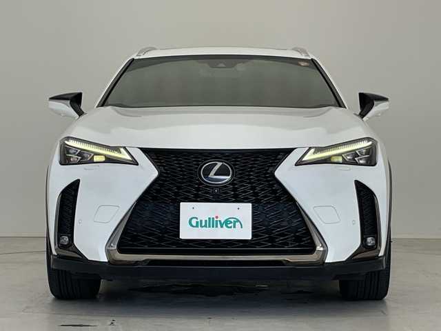 レクサス ＵＸ 250h Fスポーツ 愛知県 2018(平30)年 6.2万km ホワイトノーヴァガラスフレーク 純正10型ナビ/サンルーフ/三眼LEDヘッドライト/全方位カメラ/レーダークルーズコントロール/シートヒーター/エアシート/バックカメラ/パワーシート/ヘッドアップディスプレイ/コーナーセンサー/純正アルミホイール/ルーフレール/ETC2.0/ブラインドスポットモニター/パドルシフト/ステアリングヒーター/オートマチックハイビーム/ドライブレコーダー/衝突軽減システム/フルセグ/CD DVD/Bluetooth/ステアリングスイッチ/スマートキー/プッシュスタート