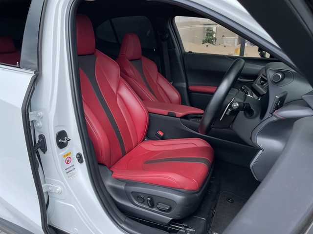 レクサス ＵＸ 250h Fスポーツ 愛知県 2018(平30)年 6.2万km ホワイトノーヴァガラスフレーク 純正10型ナビ/サンルーフ/三眼LEDヘッドライト/全方位カメラ/レーダークルーズコントロール/シートヒーター/エアシート/バックカメラ/パワーシート/ヘッドアップディスプレイ/コーナーセンサー/純正アルミホイール/ルーフレール/ETC2.0/ブラインドスポットモニター/パドルシフト/ステアリングヒーター/オートマチックハイビーム/ドライブレコーダー/衝突軽減システム/フルセグ/CD DVD/Bluetooth/ステアリングスイッチ/スマートキー/プッシュスタート