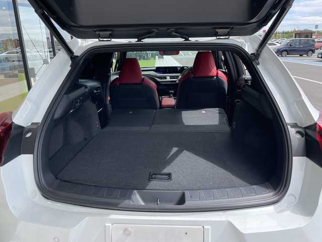 レクサス ＵＸ 250h Fスポーツ 愛知県 2018(平30)年 6.2万km ホワイトノーヴァガラスフレーク 純正10型ナビ/サンルーフ/三眼LEDヘッドライト/全方位カメラ/レーダークルーズコントロール/シートヒーター/エアシート/バックカメラ/パワーシート/ヘッドアップディスプレイ/コーナーセンサー/純正アルミホイール/ルーフレール/ETC2.0/ブラインドスポットモニター/パドルシフト/ステアリングヒーター/オートマチックハイビーム/ドライブレコーダー/衝突軽減システム/フルセグ/CD DVD/Bluetooth/ステアリングスイッチ/スマートキー/プッシュスタート