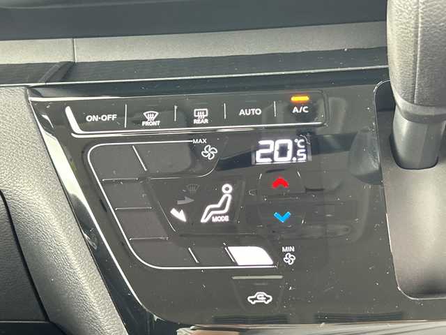 日産 ルークス HWS Gターボ プロパイロットED 愛知県 2021(令3)年 4万km ホワイトパール 快適パック/・プラズマクラスター付リアシーリングファン/・撥水加工シート/・パーソナルテーブル/・USB充電口/・リアロールサンシェード/純正9インチナビ/（フルセグＴＶ/Bluetooth/DVD再生）/ナビ連動ドライブレコーダー/インテリジェントアラウンドビューモニター/ビルトインETC2.0/プロパイロット/・衝突軽減/・レーダークルーズコントロール/アダプティブLEDヘッドライト/純正15インチアルミホイール/電動パーキングブレーキ/両側パワースライドドア