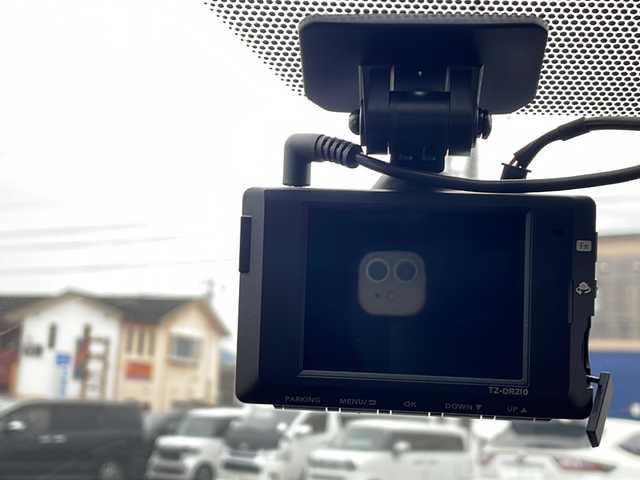 トヨタ アクア Z 三重県 2022(令4)年 8万km ブラックマイカ 純正10.5インチコネクテッドナビ/アップルカープレイ/アンドロイドオート/全周囲カメラ/バックカメラ/BSM/純正ビルトインETC2.0/スペアキー/コーナーセンサー/AC100V/ドライブレコーダー/ステアリングヒーター/シートヒーター/パワーシート/USB.タイプC給電/追従レーダークルーズコントロール/レーンキープアシスト/LEDヘッドライト/電動格納ミラー/SOSコール/禁煙車