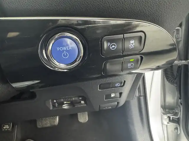 トヨタ プリウス ＰＨＶ Sナビパケ・セーフティプラス 愛知県 2018(平30)年 7.6万km シルバーM モデリスタフルエアロ/モデリスタアルミホイール/純正9インチナビ/・Bluetooth/フルセグTV/CD/DVD/バックカメラ/ビルドインETC/ドライブレコーダー/トヨタセーフティセンス/・衝突被害軽減システム/・レーンキープアシスト/・コーナーセンサー/・オートマチックハイビーム/レーダークルーズコントロール/・オートLEDヘッドライトライト/・LEDフォグランプ/シートヒーター/ステアリングヒーター/AC100V/プッシュスタート/・スマートキー