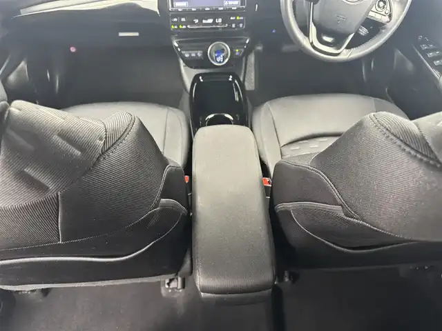 トヨタ プリウス ＰＨＶ Sナビパケ・セーフティプラス 愛知県 2018(平30)年 7.6万km シルバーM モデリスタフルエアロ/モデリスタアルミホイール/純正9インチナビ/・Bluetooth/フルセグTV/CD/DVD/バックカメラ/ビルドインETC/ドライブレコーダー/トヨタセーフティセンス/・衝突被害軽減システム/・レーンキープアシスト/・コーナーセンサー/・オートマチックハイビーム/レーダークルーズコントロール/・オートLEDヘッドライトライト/・LEDフォグランプ/シートヒーター/ステアリングヒーター/AC100V/プッシュスタート/・スマートキー