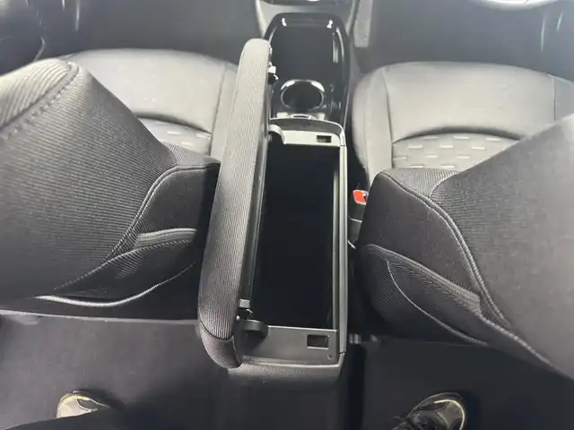 トヨタ プリウス ＰＨＶ Sナビパケ・セーフティプラス 愛知県 2018(平30)年 7.6万km シルバーM モデリスタフルエアロ/モデリスタアルミホイール/純正9インチナビ/・Bluetooth/フルセグTV/CD/DVD/バックカメラ/ビルドインETC/ドライブレコーダー/トヨタセーフティセンス/・衝突被害軽減システム/・レーンキープアシスト/・コーナーセンサー/・オートマチックハイビーム/レーダークルーズコントロール/・オートLEDヘッドライトライト/・LEDフォグランプ/シートヒーター/ステアリングヒーター/AC100V/プッシュスタート/・スマートキー