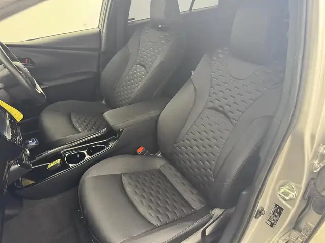 トヨタ プリウス ＰＨＶ Sナビパケ・セーフティプラス 愛知県 2018(平30)年 7.6万km シルバーM モデリスタフルエアロ/モデリスタアルミホイール/純正9インチナビ/・Bluetooth/フルセグTV/CD/DVD/バックカメラ/ビルドインETC/ドライブレコーダー/トヨタセーフティセンス/・衝突被害軽減システム/・レーンキープアシスト/・コーナーセンサー/・オートマチックハイビーム/レーダークルーズコントロール/・オートLEDヘッドライトライト/・LEDフォグランプ/シートヒーター/ステアリングヒーター/AC100V/プッシュスタート/・スマートキー