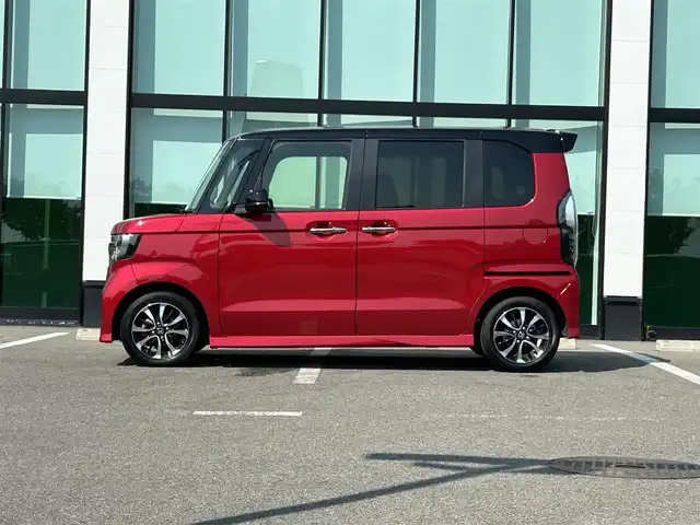 ホンダ Ｎ ＢＯＸ カスタム L 和歌山県 2022(令4)年 7.1万km プレミアムクリスタルレッドM 後期型モデル/電子式パーキング/ステアリングスイッチ/レーダークルーズコントロール/ホンダセンシング/両側パワースライドドア/LEDヘッドライト/純正デイスプレーオーディオ/バックカメラ/革シート/シートヒーター