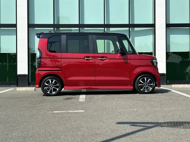 ホンダ Ｎ ＢＯＸ カスタム L 和歌山県 2022(令4)年 7.1万km プレミアムクリスタルレッドM 後期型モデル/電子式パーキング/ステアリングスイッチ/レーダークルーズコントロール/ホンダセンシング/両側パワースライドドア/LEDヘッドライト/純正デイスプレーオーディオ/バックカメラ/革シート/シートヒーター