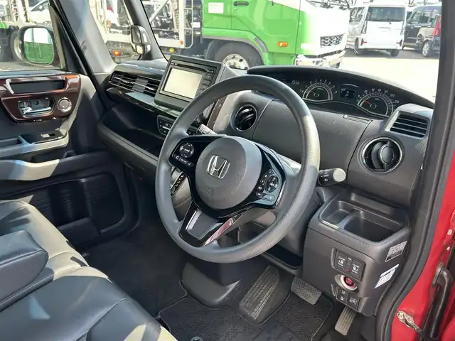 ホンダ Ｎ ＢＯＸ カスタム L 和歌山県 2022(令4)年 7.1万km プレミアムクリスタルレッドM 後期型モデル/電子式パーキング/ステアリングスイッチ/レーダークルーズコントロール/ホンダセンシング/両側パワースライドドア/LEDヘッドライト/純正デイスプレーオーディオ/バックカメラ/革シート/シートヒーター