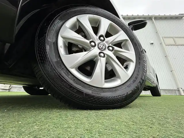 トヨタ アクア Z 香川県 2022(令4)年 3.3万km ブラックマイカ 登録時走行距離32657km/純正10.5インチナビ/→AM、FM、Bluetooth、TV/トヨタセーフティーセンス/・衝突軽減ブレーキ/・レーントレーシングアシスト/・レーダークルーズコントロール/・ロードサインアシスト/ハーフレザーシート/シートヒーター/ステアリングヒーター/LEDヘッドライト/オートライト/オートハイビーム/バイザー/ETC/パワーウィンドウ/オートエアコン/スマートキー/プッシュスタート