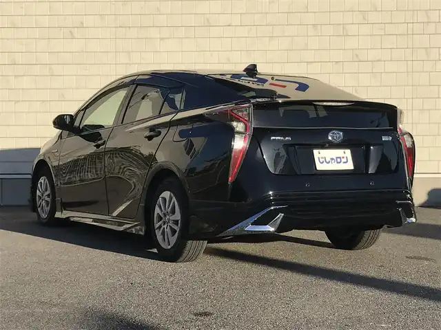 トヨタ プリウス Sセーフティプラス 栃木県 2017(平29)年 13.3万km アティチュードブラックマイカ (株)IDOMが運営する【じしゃロン小山店】の自社ローン対象車両になります。こちらは現金ご利用時の価格です。/自社ローンご希望の方は別途その旨お申付け下さい。//禁煙車/純正フルセグナビ/（CD/DVD/AM/FMラジオ）/(Bluetooth)/スマートキー/プッシュスタート/バックカメラ/ＥＴＣ/プリクラッシュセーフィ/レーンキープアシスト/車線逸脱警報/レーダークルーズコントロール/１００Ｖコンセント充電/ドライブレコーダー/ヘッドアップディスプレイ/ステアリングリモコン/電動格納ドアミラー/パワーウインドウ/オートライト/オートマチックハイビーム/自動防眩ミラー