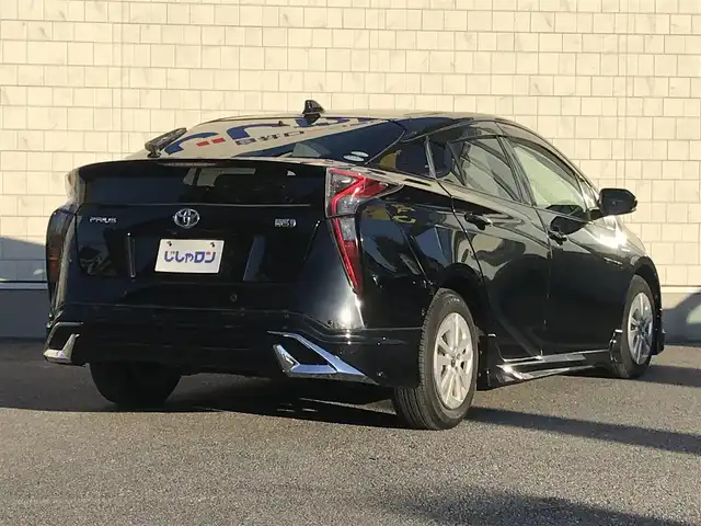 トヨタ プリウス Sセーフティプラス 栃木県 2017(平29)年 13.3万km アティチュードブラックマイカ (株)IDOMが運営する【じしゃロン小山店】の自社ローン対象車両になります。こちらは現金ご利用時の価格です。/自社ローンご希望の方は別途その旨お申付け下さい。//禁煙車/純正フルセグナビ/（CD/DVD/AM/FMラジオ）/(Bluetooth)/スマートキー/プッシュスタート/バックカメラ/ＥＴＣ/プリクラッシュセーフィ/レーンキープアシスト/車線逸脱警報/レーダークルーズコントロール/１００Ｖコンセント充電/ドライブレコーダー/ヘッドアップディスプレイ/ステアリングリモコン/電動格納ドアミラー/パワーウインドウ/オートライト/オートマチックハイビーム/自動防眩ミラー
