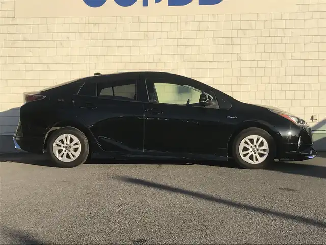 トヨタ プリウス Sセーフティプラス 栃木県 2017(平29)年 13.3万km アティチュードブラックマイカ (株)IDOMが運営する【じしゃロン小山店】の自社ローン対象車両になります。こちらは現金ご利用時の価格です。/自社ローンご希望の方は別途その旨お申付け下さい。//禁煙車/純正フルセグナビ/（CD/DVD/AM/FMラジオ）/(Bluetooth)/スマートキー/プッシュスタート/バックカメラ/ＥＴＣ/プリクラッシュセーフィ/レーンキープアシスト/車線逸脱警報/レーダークルーズコントロール/１００Ｖコンセント充電/ドライブレコーダー/ヘッドアップディスプレイ/ステアリングリモコン/電動格納ドアミラー/パワーウインドウ/オートライト/オートマチックハイビーム/自動防眩ミラー