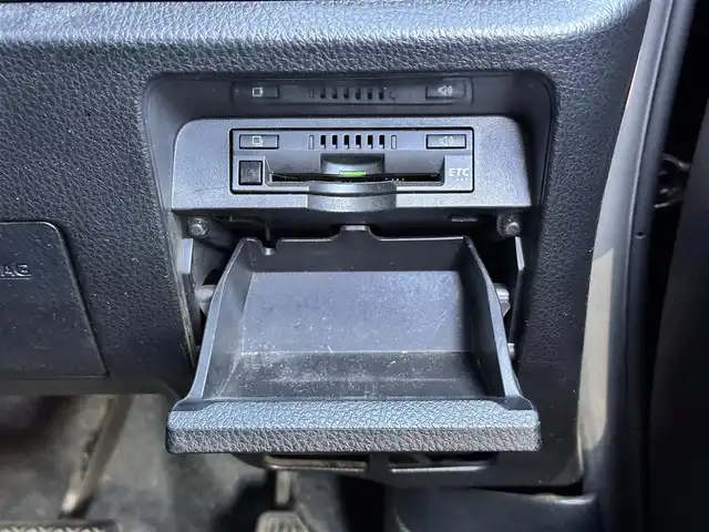 トヨタ ヴォクシー ZS 煌Ⅲ 宮城県 2021(令3)年 7.1万km イナズマスパーキングブラックガラスフレーク セーフティセンス/・プリクラッシュセーフティ/・レーンディパーチャーアラート/・オートマチックハイビーム/クリアランスソナー/パーキングサポートブレーキ/純正12インチフリップダウンモニター（V12T-R68C）/純正10インチナビ（NSZN-Z68T）/・CD/DVD/・Bluetooth/・フルセグTV/バックカメラ/ビルトインETC/両側電動スライドドア/ハーフレザーシート/革巻きステアリング/ステアリングスイッチ/LEDヘッドランプ/フォグランプ/オートライト/スマートキー＆プッシュスタート/電動格納ミラー/純正16インチAW/純正フロアマット/純正ドアバイザー/Wエアバッグ