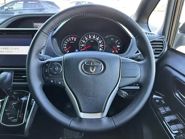 トヨタ ヴォクシー ZS 煌Ⅲ 宮城県 2021(令3)年 7.1万km イナズマスパーキングブラックガラスフレーク セーフティセンス/・プリクラッシュセーフティ/・レーンディパーチャーアラート/・オートマチックハイビーム/クリアランスソナー/パーキングサポートブレーキ/純正12インチフリップダウンモニター（V12T-R68C）/純正10インチナビ（NSZN-Z68T）/・CD/DVD/・Bluetooth/・フルセグTV/バックカメラ/ビルトインETC/両側電動スライドドア/ハーフレザーシート/革巻きステアリング/ステアリングスイッチ/LEDヘッドランプ/フォグランプ/オートライト/スマートキー＆プッシュスタート/電動格納ミラー/純正16インチAW/純正フロアマット/純正ドアバイザー/Wエアバッグ