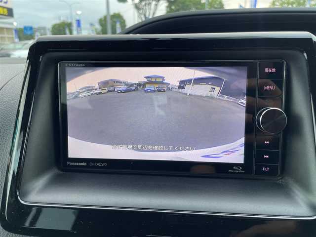 トヨタ ヴォクシー ハイブリッド V 宮城県 2015(平27)年 12.3万km ホワイトパールクリスタルシャイン (株)IDOMが運営する【じしゃロン仙台店】の自社ローン専用車両になりますこちらは現金またはオートローンご利用時の価格です。自社ローンご希望の方は別途その旨お申付け下さい/両側パワースライドドア/SDナビ/フリップダウンモニター/フルセグ/Bluetooth/Blu-ray/CD/DVD/バックカメラ/ドラレコ/ビルトインETC/Qi充電/シートヒーター/クルコン