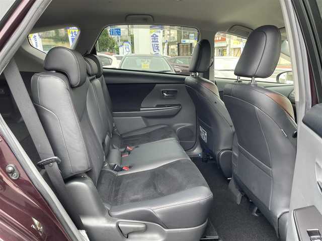 トヨタ プリウス α G チューンブラック 沖縄県 2013(平25)年 6.7万km ブラキッシュレッドマイカ (株)IDOMが運営する【じしゃロンコザ店】の自社ローン専用車両になりますこちらは現金またはオートローンご利用時の価格です。自社ローンご希望の方は別途その旨お申付け下さい/・社外ナビ/・Bluetooth接続/・DVD再生/・TV/・ETC/・ドライブレコーダー/・クルーズコントロール/・スマートキー/・プッシュスタート/・ハーフレザー/・純正アルミホイール/・オートライト