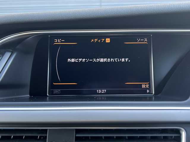 アウディ Ａ４ 2．0 佐賀県 2013(平25)年 6.7万km ファントムブラックパールエフェクト エンジンスタートボタン/保証書/取扱説明書/記録簿/MTモード付AT/アイドリングストップ/スマートキー/スペアキー有/CD再生/ETC/ワンセグTV/バックカメラ/DVD再生/純正ナビ/純正アルミホイール/前席パワーシート/前席シートヒーター/横滑り防止装置/前後コーナーセンサー/盗難防止装置/オートライト/オートマチックハイビーム/LEDライト/レインセンサー/ドライバー疲労警告/スピードオーバー警告/ステアリングスイッチ/革巻ステアリング