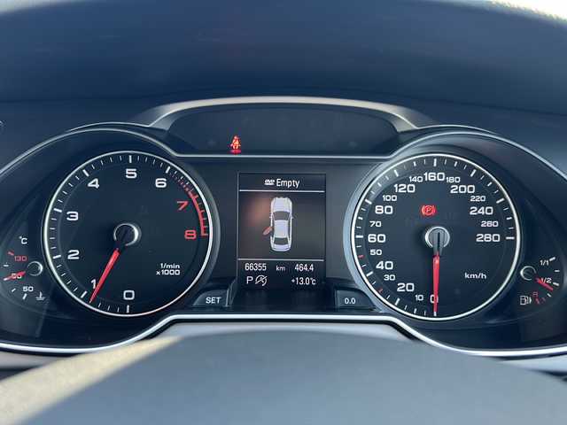 アウディ Ａ４ 2．0 佐賀県 2013(平25)年 6.7万km ファントムブラックパールエフェクト エンジンスタートボタン/保証書/取扱説明書/記録簿/MTモード付AT/アイドリングストップ/スマートキー/スペアキー有/CD再生/ETC/ワンセグTV/バックカメラ/DVD再生/純正ナビ/純正アルミホイール/前席パワーシート/前席シートヒーター/横滑り防止装置/前後コーナーセンサー/盗難防止装置/オートライト/オートマチックハイビーム/LEDライト/レインセンサー/ドライバー疲労警告/スピードオーバー警告/ステアリングスイッチ/革巻ステアリング