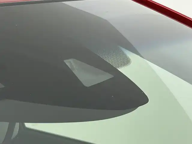 ホンダ ヴェゼル ハイブリッド Z ホンダセンシング 道央・札幌 2018(平30)年 7.9万km プレミアムクリスタルレッドM ・４WD/・寒冷地仕様/・純正メモリナビ/　BT／CD／DVD／SD／iPod／USB／フルセグ/・純正前方ドライブレコーダー/・純正ビルトインETC/・バックカメラ/・レーダークルーズコントロール/・衝突軽減ブレーキ/・レーンキープアシスト/・横滑り防止/・前席シートヒーター/・LEDヘッドライト/・オートライト/・プッシュスタート/・スマートキー×2/・純正エンジンスターター/・パドルシフト/・純正フロアマット/・純正サマー17インチAW/・社外スタッドレス積込（215／60／R16）/・取扱説明書