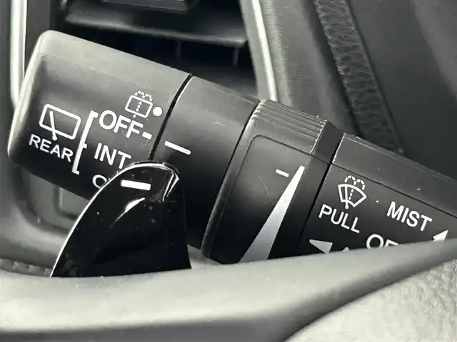 ホンダ ヴェゼル ハイブリッド Z ホンダセンシング 道央・札幌 2018(平30)年 7.9万km プレミアムクリスタルレッドM ・４WD/・寒冷地仕様/・純正メモリナビ/　BT／CD／DVD／SD／iPod／USB／フルセグ/・純正前方ドライブレコーダー/・純正ビルトインETC/・バックカメラ/・レーダークルーズコントロール/・衝突軽減ブレーキ/・レーンキープアシスト/・横滑り防止/・前席シートヒーター/・LEDヘッドライト/・オートライト/・プッシュスタート/・スマートキー×2/・純正エンジンスターター/・パドルシフト/・純正フロアマット/・純正サマー17インチAW/・社外スタッドレス積込（215／60／R16）/・取扱説明書