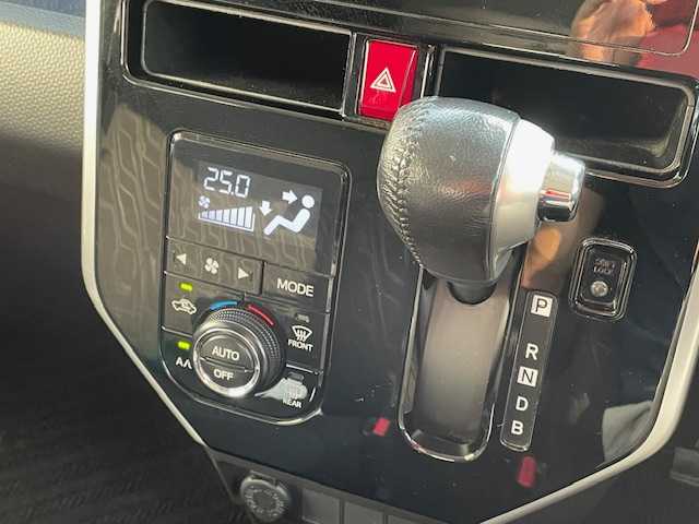 トヨタ タンク カスタムG－T 富山県 2017(平29)年 10.5万km ブラックマイカメタリック (株)IDOMが運営する【じしゃロン富山店】の自社ローン専用車両になります。こちらは現金またはオートローンご利用時の価格です。自社ローンご希望の方は別途その旨お申し付け下さい/純正ナビ/FM/AM/CD/フルセグ/Bluetooth/両側パワースライドドア/ETC/前方ドライブレコーダー/ターボ/衝突軽減ブレーキ