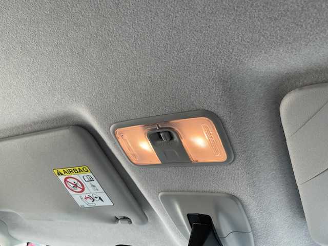 トヨタ タンク カスタムG－T 富山県 2017(平29)年 10.5万km ブラックマイカメタリック (株)IDOMが運営する【じしゃロン富山店】の自社ローン専用車両になります。こちらは現金またはオートローンご利用時の価格です。自社ローンご希望の方は別途その旨お申し付け下さい/純正ナビ/FM/AM/CD/フルセグ/Bluetooth/両側パワースライドドア/ETC/前方ドライブレコーダー/ターボ/衝突軽減ブレーキ
