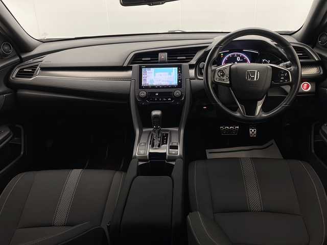 ホンダ シビック ハッチバック 宮崎県 2019(令1)年 1.3万km ホワイトオーキッドパール 禁煙車/ホンダセンシング/純正ナビTV/（VXM-204VFi/CD/DVD/Bluetooth/フルセグTV)/純正バックカメラ/純正ビルトインETC/純正ドライブレコーダー/純正18インチアルミ/純正エアロ/純正ルーフエンドスポイラー/純正フロアマット/アダプティブクルーズコントロール/レーンディパーチャーアラート/クリアランスソナー/電子パーキング/ブレーキホールド/前席シートヒーター/オートエアコン/本革巻ハンドル/パドルシフト/スマートキー/プッシュエンジンスタート