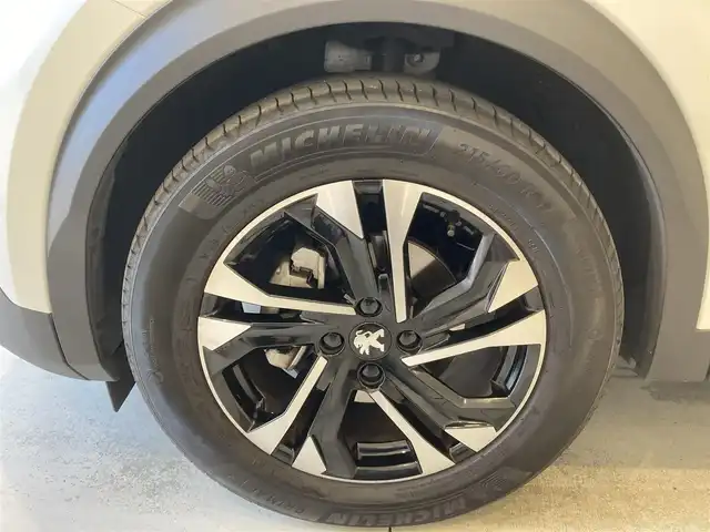 プジョー ２００８ GT 熊本県 2020(令2)年 1.3万km パール バックカメラ/スマートキー/プッシュスタート/Bluetooth/USB/AppleCarPlay/AndroidAuto/ETC/前後ドライブレコーダー/アクティブセーフティブレーキ/トラフィックサインインフォ/疲労検知/パーキングセンサー/アダプティブクルーズコントロール/ハーフレザーシート/LEDヘッドライト/ラバーマット/純正17インチアルミホイール/保証書/取扱説明書