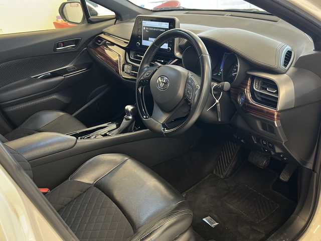 トヨタ Ｃ－ＨＲ G モード ネロ セーフティプラス 岐阜県 2021(令3)年 6.9万km ホワイトパールクリスタルシャイン ワンオーナー/モデリスタエアロ/トヨタセーフティセンス/プリクラッシュセーフティ/レーンキープ/ブラインドスポットモニター/オートマチックハイビーム/レーダークルーズコントロール/ディスプレイオーディオ/全周囲モニター/Bluetooth/ビルトインETC/LEDヘッドライト/フォグライト/前後ドライブレコーダー/電子パーキング