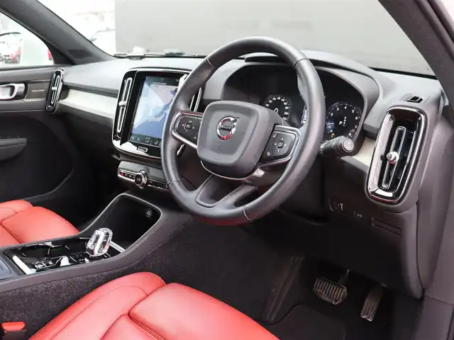 ボルボ ＸＣ４０ T4 AWD インスクリプション 長野県 2019(平31)年 3.7万km パール オキサイドレッドレザー /純正ナビTV /360° /CarPlay /harman/kardon /ACC /LKA /BLIS /衝突軽減B/パークセンサー /パワーシート/ヒーター /パワーバックドア /純正19AW /スマートキー