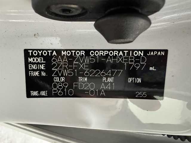 トヨタ プリウス SセーフティプラスⅡ 三重県 2022(令4)年 6.9万km プラチナホワイトパールマイカ ハイブリッド/FF/インパネCVT/純正 7インチナビ NSLN-W68/（AM/FM/AUX/Bluetooth）/バックガイドモニター/社外フルエアロ/ドライブレコーダー 前方/ビルトインETC/Toyota Safety Sense/●プリクラッシュセーフティ/●レーントレーシングアシスト/●レーダークルコン（全車速追従機能付）/●オートハイビーム/●ロードサインアシスト/ブラインドスポットモニター［BSM］/リヤクロストラフィックアラート［RCTA］/・インテリジェントクリアランスソナー［パーキングサポートブレーキ（静止物）］/装備/・オートエアコン/・オートライト/・LEDヘッドランプ/LEDフロントフォグランプ・アクセサリーランプ/オートワイパー（雨滴感応式）/ヒーター付ドアミラー（ウインカーランプ付）/自動防眩インナーミラー/「ナノイー」/・アクセサリーコンセント（2ヶ・AC100V・1500W/非常時給電システム付）/・ステアリングスイッチ/・プッシュスタート/・純正15inAW（ホイールキャップ付）/・保/取/ナビ取/など/…セーフティプラスII特別装備