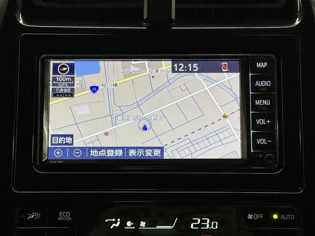 トヨタ プリウス SセーフティプラスⅡ 三重県 2022(令4)年 6.9万km プラチナホワイトパールマイカ ハイブリッド/FF/インパネCVT/純正 7インチナビ NSLN-W68/（AM/FM/AUX/Bluetooth）/バックガイドモニター/社外フルエアロ/ドライブレコーダー 前方/ビルトインETC/Toyota Safety Sense/●プリクラッシュセーフティ/●レーントレーシングアシスト/●レーダークルコン（全車速追従機能付）/●オートハイビーム/●ロードサインアシスト/ブラインドスポットモニター［BSM］/リヤクロストラフィックアラート［RCTA］/・インテリジェントクリアランスソナー［パーキングサポートブレーキ（静止物）］/装備/・オートエアコン/・オートライト/・LEDヘッドランプ/LEDフロントフォグランプ・アクセサリーランプ/オートワイパー（雨滴感応式）/ヒーター付ドアミラー（ウインカーランプ付）/自動防眩インナーミラー/「ナノイー」/・アクセサリーコンセント（2ヶ・AC100V・1500W/非常時給電システム付）/・ステアリングスイッチ/・プッシュスタート/・純正15inAW（ホイールキャップ付）/・保/取/ナビ取/など/…セーフティプラスII特別装備