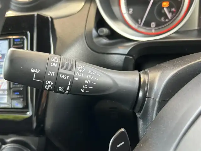 スズキ スイフト RS 群馬県 2020(令2)年 12.8万km プレミアムシルバーメタリック ワンオーナー/純正メモリナビ(KXM-E504W)/(CD/DVD/BT/フルセグTV)/バックカメラ/追従機能付きクルーズコントロール/シートヒーター/ビルトインETC/ステアリングスイッチ/車線逸脱抑制機能/純正フロアマット/スマートキー×２/保証書＆取説