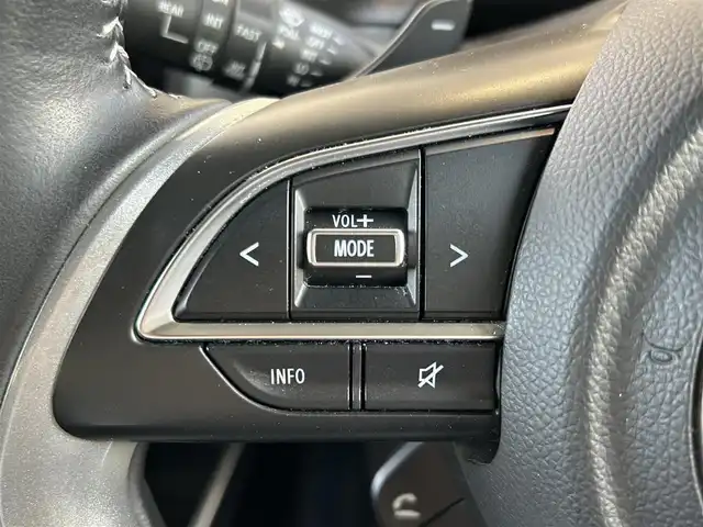 スズキ スイフト RS 群馬県 2020(令2)年 12.8万km プレミアムシルバーメタリック ワンオーナー/純正メモリナビ(KXM-E504W)/(CD/DVD/BT/フルセグTV)/バックカメラ/追従機能付きクルーズコントロール/シートヒーター/ビルトインETC/ステアリングスイッチ/車線逸脱抑制機能/純正フロアマット/スマートキー×２/保証書＆取説