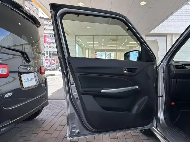 スズキ スイフト RS 群馬県 2020(令2)年 12.8万km プレミアムシルバーメタリック ワンオーナー/純正メモリナビ(KXM-E504W)/(CD/DVD/BT/フルセグTV)/バックカメラ/追従機能付きクルーズコントロール/シートヒーター/ビルトインETC/ステアリングスイッチ/車線逸脱抑制機能/純正フロアマット/スマートキー×２/保証書＆取説
