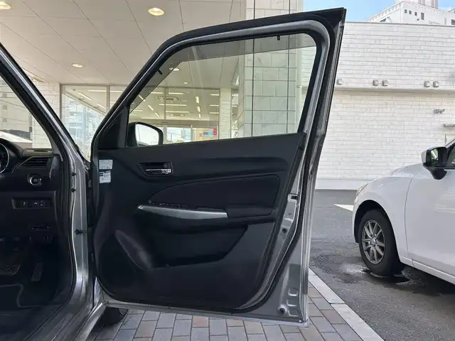 スズキ スイフト RS 群馬県 2020(令2)年 12.8万km プレミアムシルバーメタリック ワンオーナー/純正メモリナビ(KXM-E504W)/(CD/DVD/BT/フルセグTV)/バックカメラ/追従機能付きクルーズコントロール/シートヒーター/ビルトインETC/ステアリングスイッチ/車線逸脱抑制機能/純正フロアマット/スマートキー×２/保証書＆取説