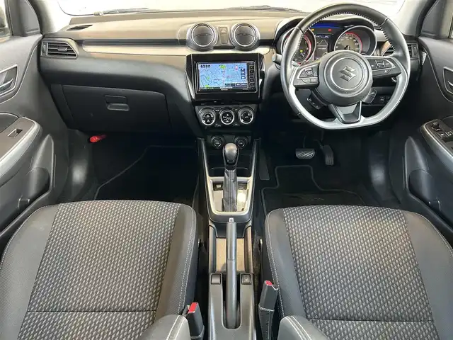 スズキ スイフト RS 群馬県 2020(令2)年 12.8万km プレミアムシルバーメタリック ワンオーナー/純正メモリナビ(KXM-E504W)/(CD/DVD/BT/フルセグTV)/バックカメラ/追従機能付きクルーズコントロール/シートヒーター/ビルトインETC/ステアリングスイッチ/車線逸脱抑制機能/純正フロアマット/スマートキー×２/保証書＆取説