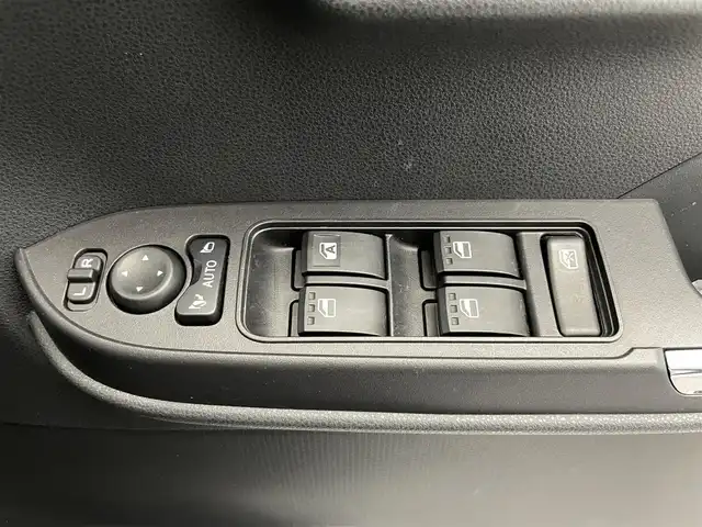ダイハツ タント カスタム X 鹿児島県 2022(令4)年 4.6万km シャイニングホワイトパール ワンオーナー/禁煙　/純正ナビ　/バックカメラ　/両側パワースライドドア　/スマートアシスト　/前席シートヒーター/ＬＥＤヘッドライト　/オートライト　/オートマチックハイビーム　/純正フロアマット　/前方ドライブレコーダー　/純正アルミホイール　/ＥＴＣ/ドアバイザー