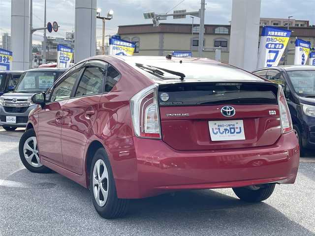 トヨタ プリウス S 沖縄県 2012(平24)年 7.8万km レッドマイカメタリック (株)IDOMが運営する【じしゃロンコザ店】の自社ローン専用車両になりますこちらは現金またはオートローンご利用時の価格です。自社ローンご希望の方は別途その旨お申付け下さい/・純正ナビ/・Bluetooth接続/・TV/・DVD再生/・バックカメラ/・ETC/・ドライブレコーダー/・スマートキー/・プッシュスタート/・純正アルミホイール/・純正フロアマット/・オートライト
