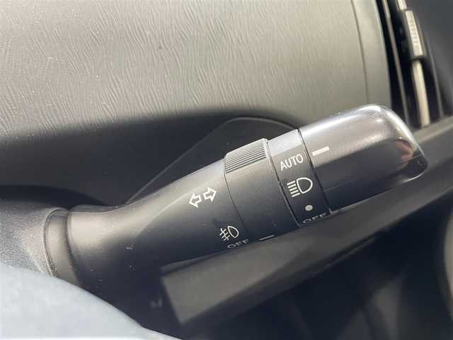 トヨタ プリウス S 沖縄県 2012(平24)年 7.8万km レッドマイカメタリック (株)IDOMが運営する【じしゃロンコザ店】の自社ローン専用車両になりますこちらは現金またはオートローンご利用時の価格です。自社ローンご希望の方は別途その旨お申付け下さい/・純正ナビ/・Bluetooth接続/・TV/・DVD再生/・バックカメラ/・ETC/・ドライブレコーダー/・スマートキー/・プッシュスタート/・純正アルミホイール/・純正フロアマット/・オートライト