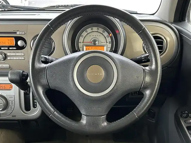 スズキ ラパン X セレクション 福島県 2013(平25)年 10.8万km パールホワイト 登録時走行距離：107992km/ワンオーナー/純正オーディオ/ (CD/AM/FM)/プッシュスタート/シートヒーター/ (D席)/革巻きステアリング/ISOFIX/純正フロアマット/純正14インチAW/ハロゲンヘッドライト/ドアバイザー/電動格納ミラー/ウィンカーミラー/アイドリングストップ/スマートキー/スペアキー×１/保証書/取扱説明書